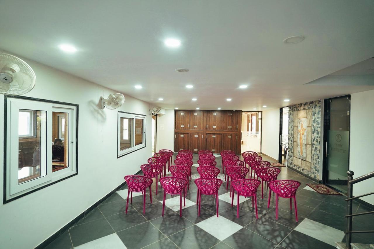 M Square Hotel Хайдарабад Экстерьер фото